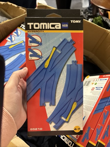 Tomy tomica hypercity triple - hypercity,