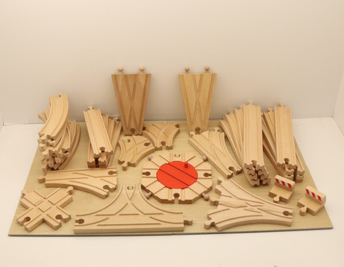 Wooden train track piece - train, 32